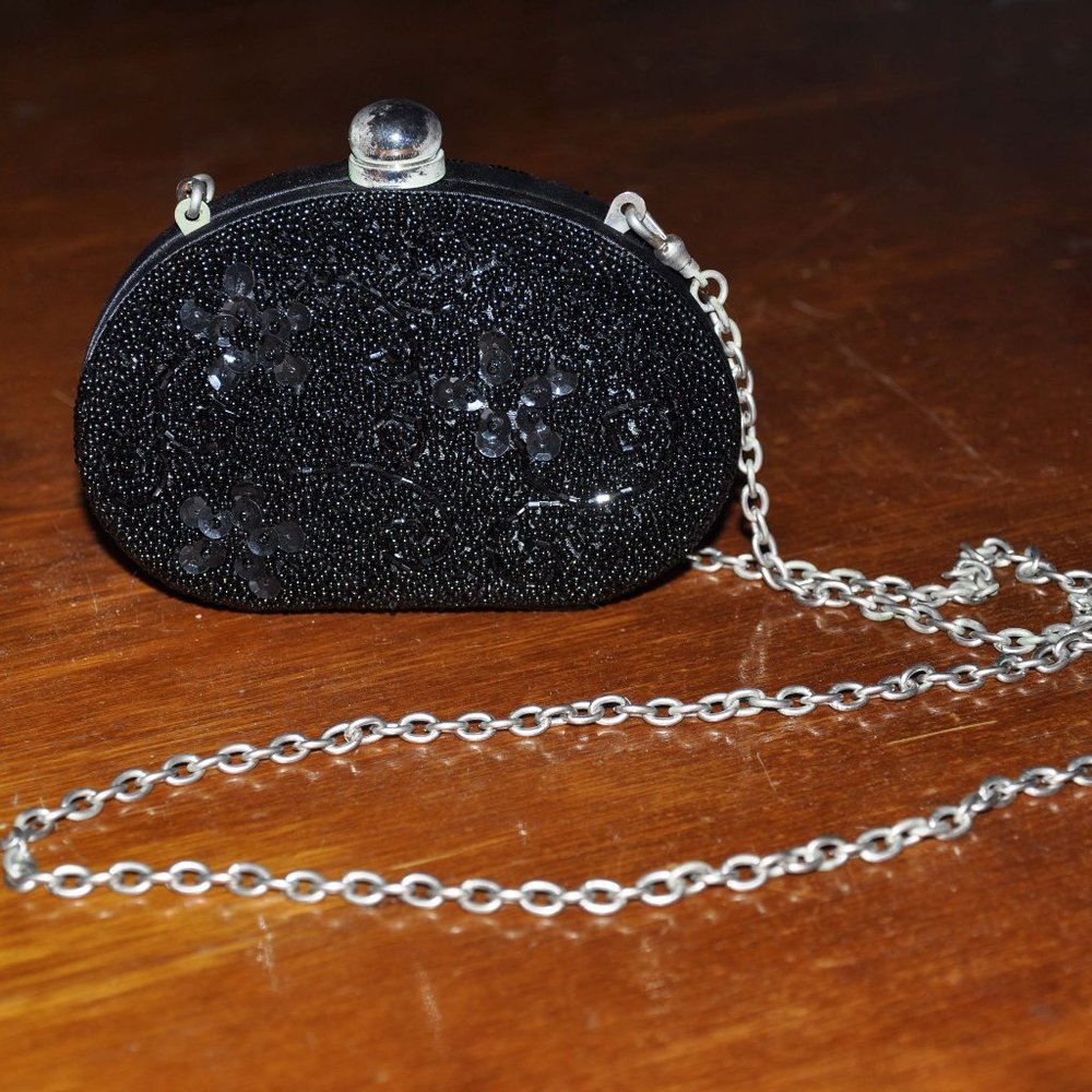 Inge Christopher Floral Seed Bead Evening Purse Black & Silver Clasp Closure